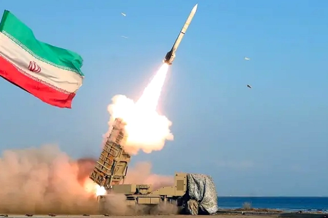 11 Tanker Iran Melintasi Jalur Pelayaran Blokade Dicabut