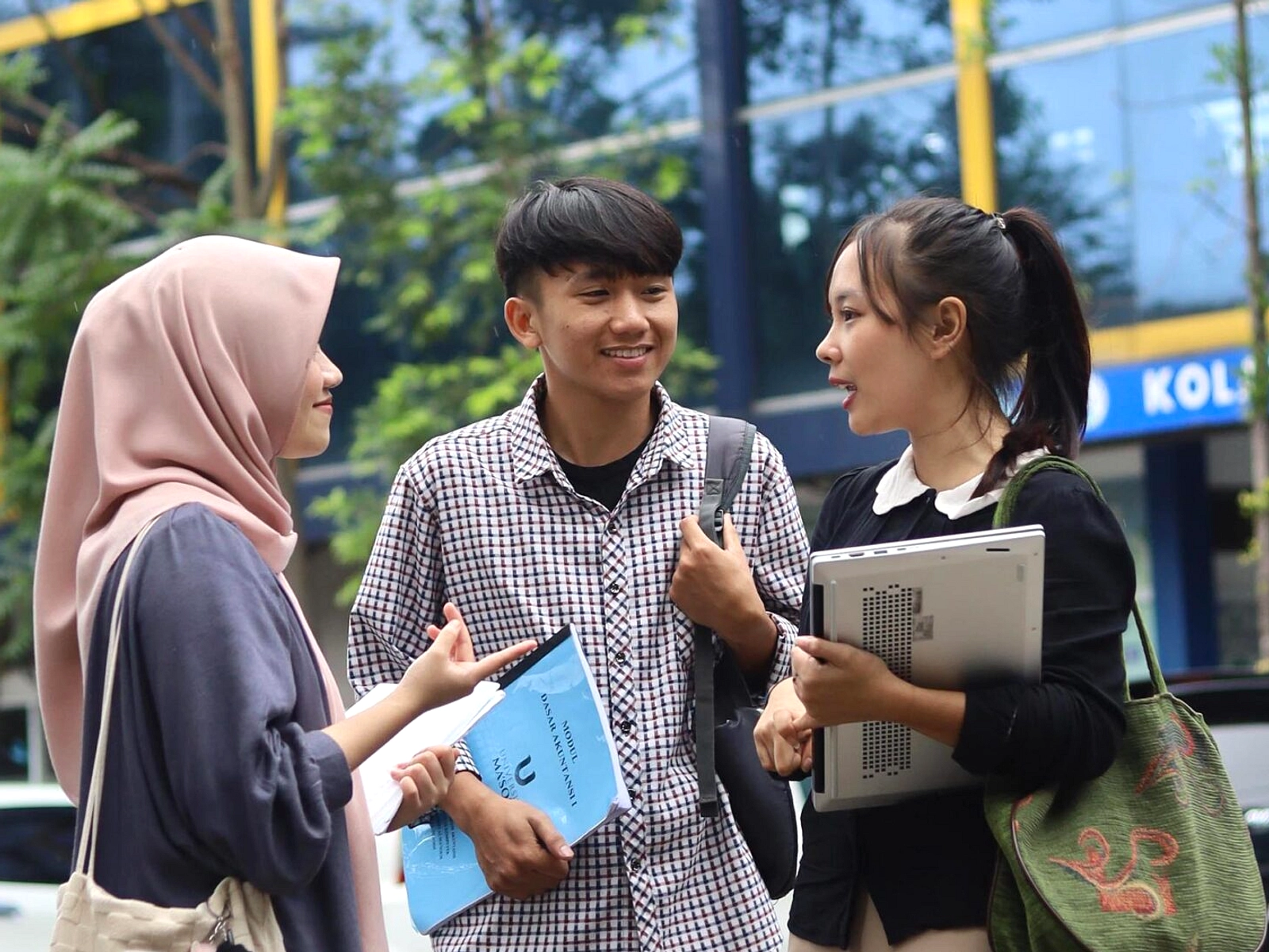 126 Lulusan SMA Dharma Pare: 73% Masuk Perguruan Tinggi