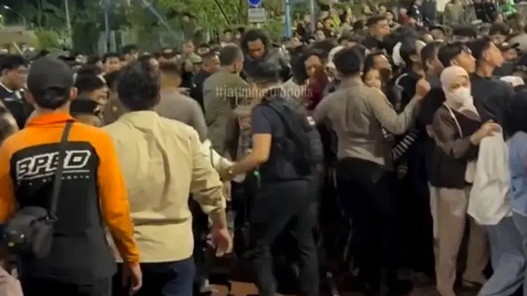 21 Luka Akibat Kericuhan Konser Denny Caknan Surabaya