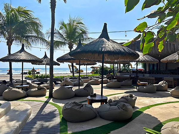 28th Sky Beach Club Hadirkan Pantai Atap di Surabaya