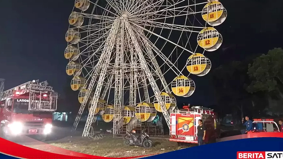 30 Orang Terjebak Bianglala Berhenti Mendadak