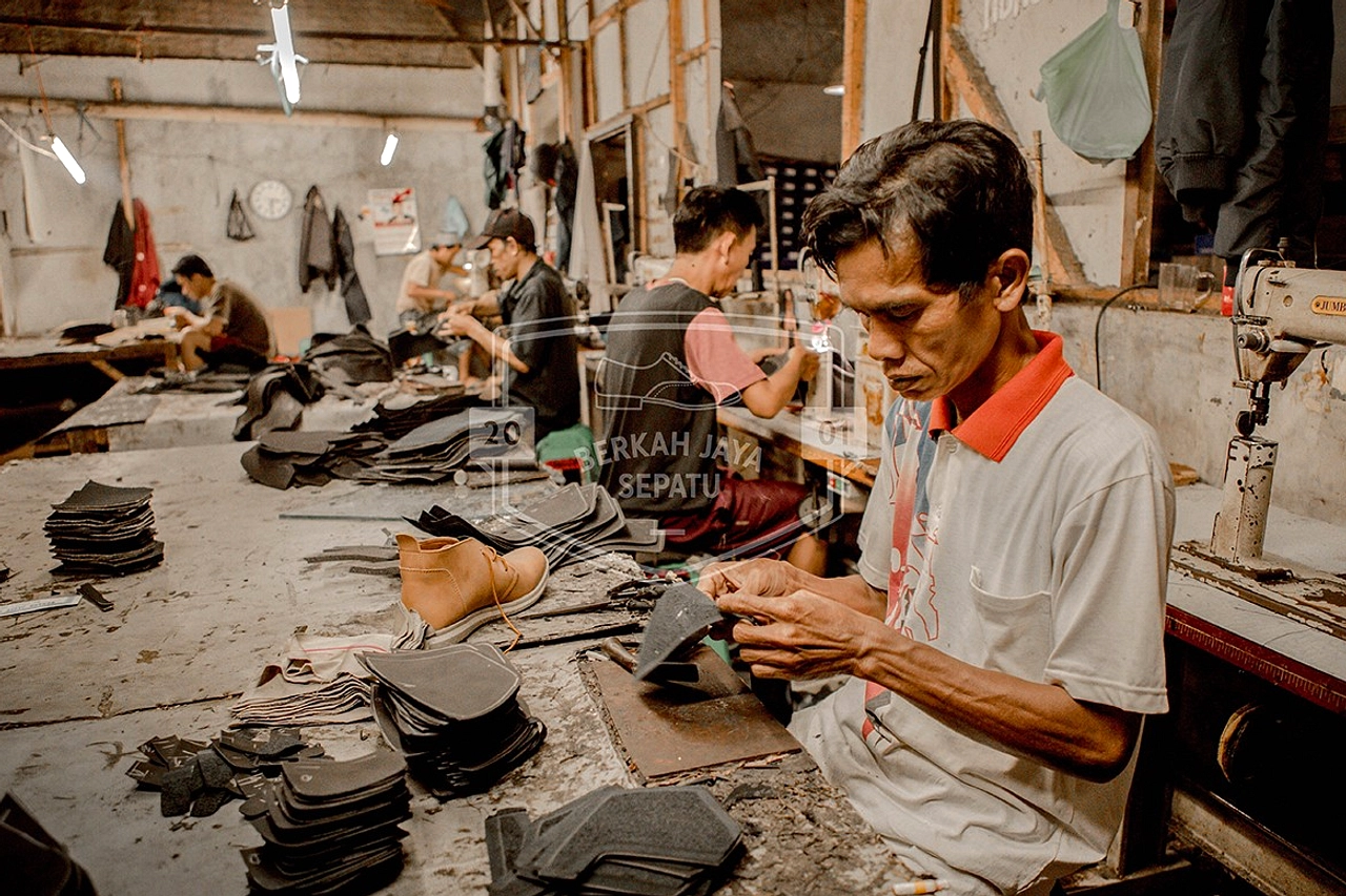 4.000 Pekerja Dirombak di Pabrik Sepatu Nike Bandung