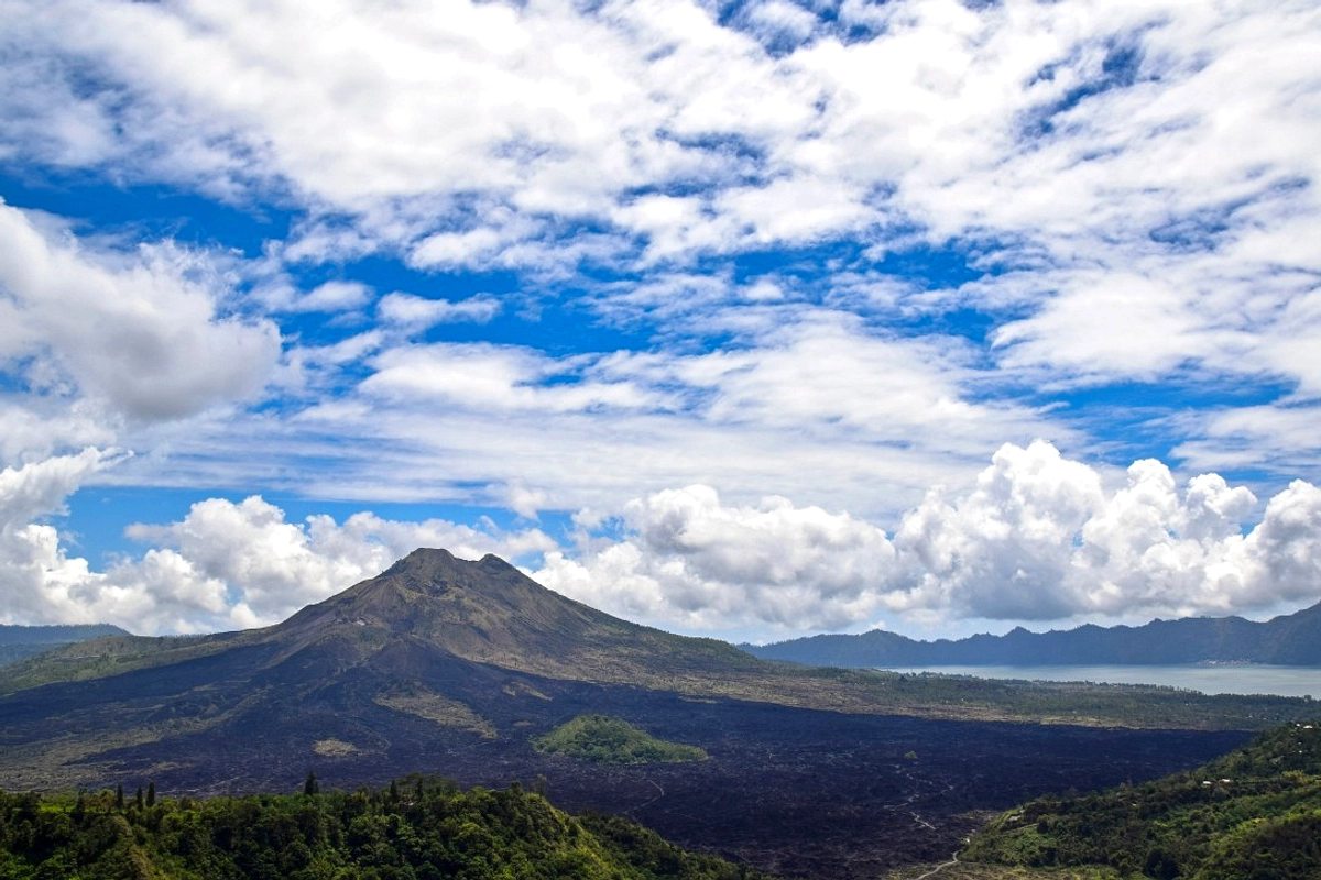 5 Gunung Alternatif untuk Hindari Keramaian Bromo