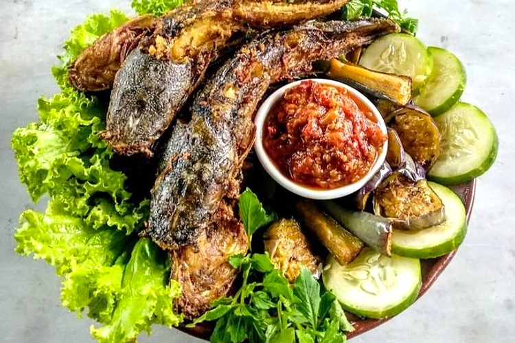 7 Warung Pecel Lele di Jakarta untuk Tanggal Tua