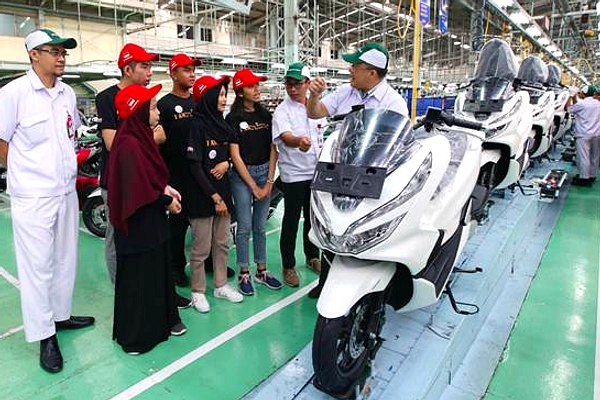 AHM 55 Tahun, 100 Juta Unit, Rayakan Sederhana