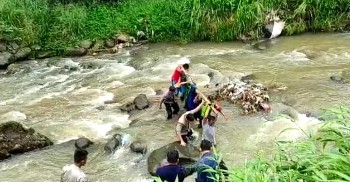 Air Mati di Sukabumi: Biawak Mati Tersangkut di Pipa Utama