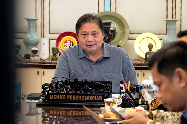 Airlangga Desak Aturan Bea Masuk Plastik 0% Segera Terbit