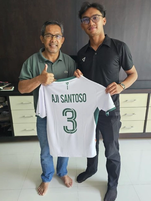 Aji Santoso Kembali Jadi Pelatih, Kali Ini di Tim Legenda