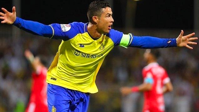 Al Nassr Kalahkan Al Ahli 2-0, Ronaldo dan Coman Memimpin