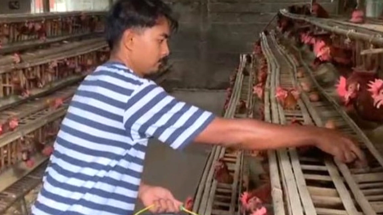 Ali Imron Viral karena Makan Hanya dengan Kelapa Mojongapit