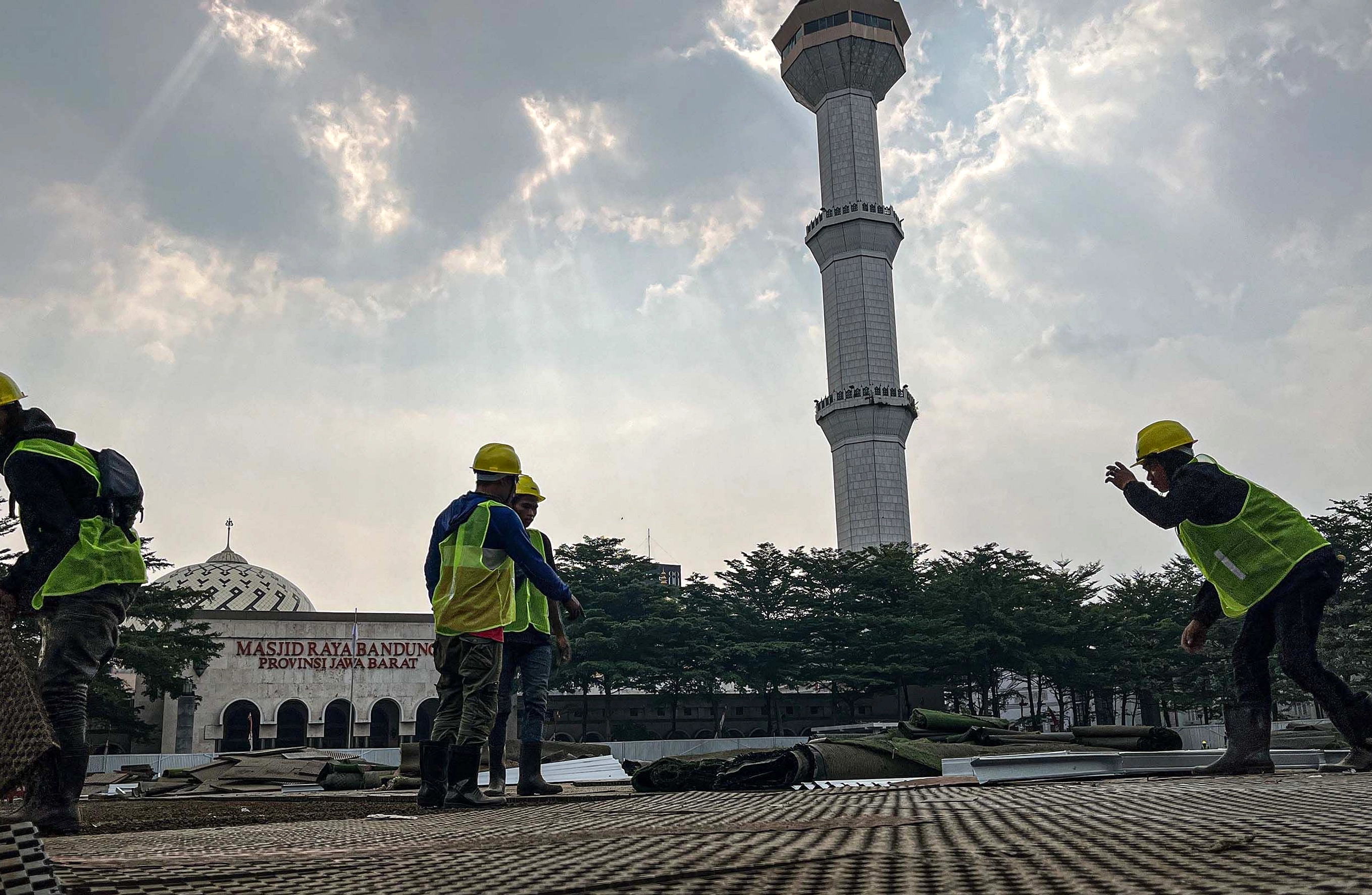 Alun‑Alun Bandung Tutup Lagi, Renovasi Tak Memuaskan