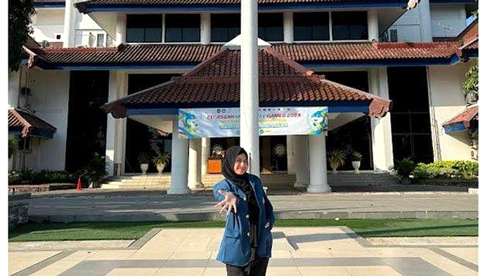 Alvira Nur Azizah: Mahasiswa Termuda Unair Usia 14 Tahun