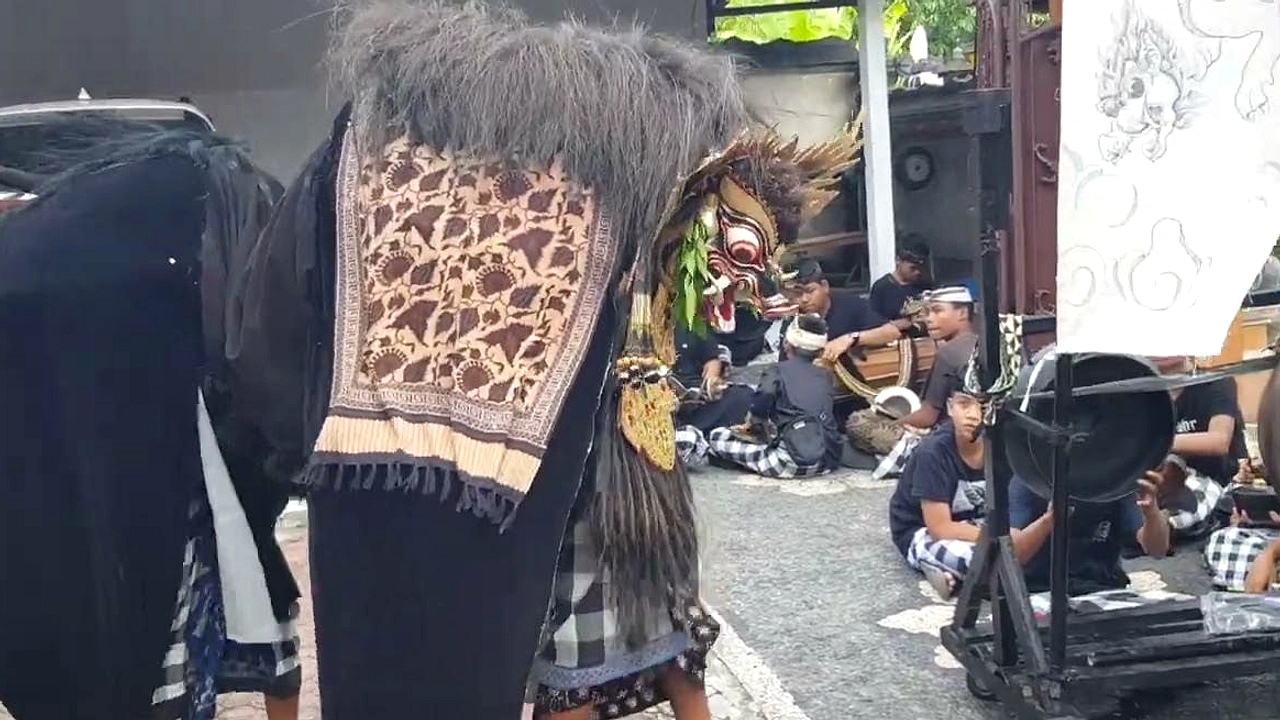 Anak-anak Borong Barong Rp 2,5 Juta, Mangku Merta Hanya Ambil Untung Rp 500 Ribu
