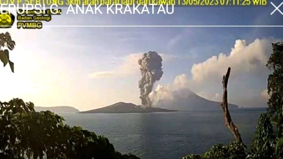 Anak Krakatau Erupsi, Abu Vulkanik Capai 150 Meter