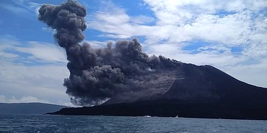 Anak Krakatau Naik Status Siaga, Erupsi Mulai Juli 2026