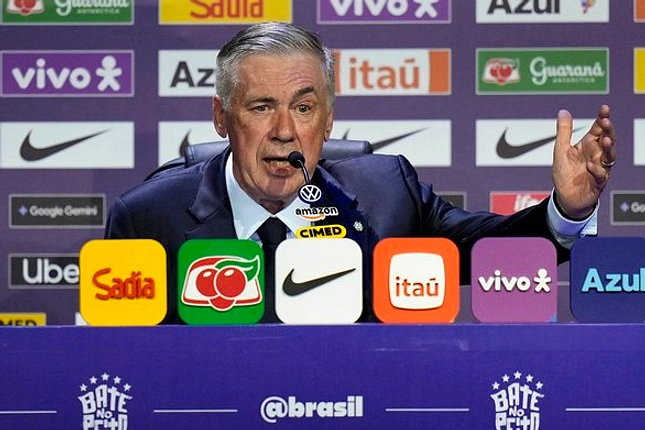 Ancelotti Jelaskan Ganti Wesley França dengan Éderson Silva