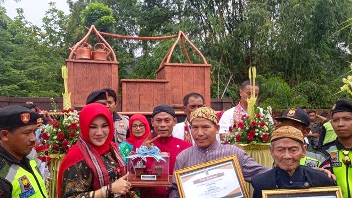 Angkringan: Sebuah Warung Biasa Berawal dari Desa Ngerangan