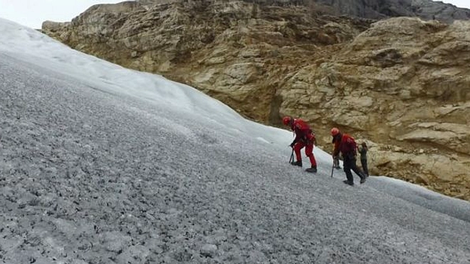 Antarctica Mengungkap Dunia Tersembunyi 2 km di Bawah Es