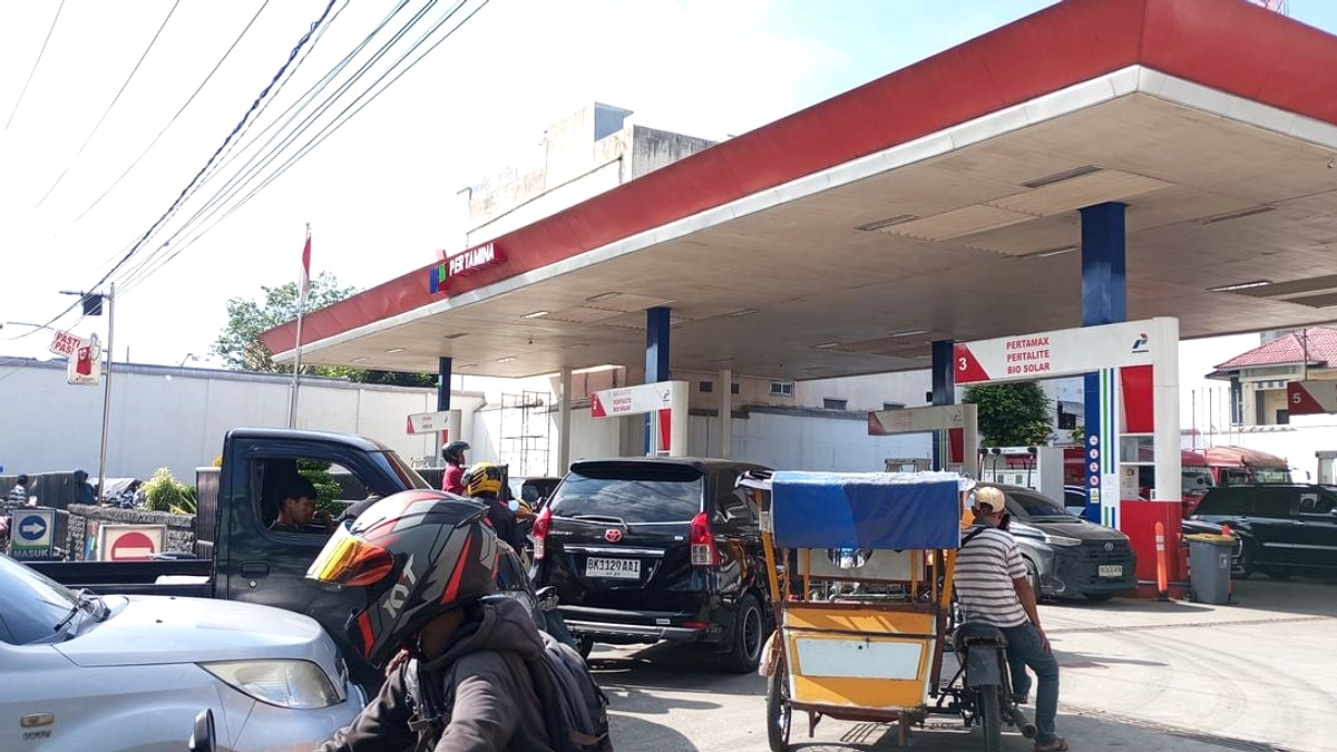 Antrean BBM di Medan, Bobby Turun Tangan