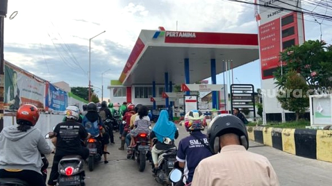 Antrean Solar di Sumsel Tewaskan Korban, Gubernur Tuding Mafia