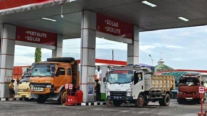 Antrean Truk BBM di Pasuruan, Kemacetan Parah di Pantura
