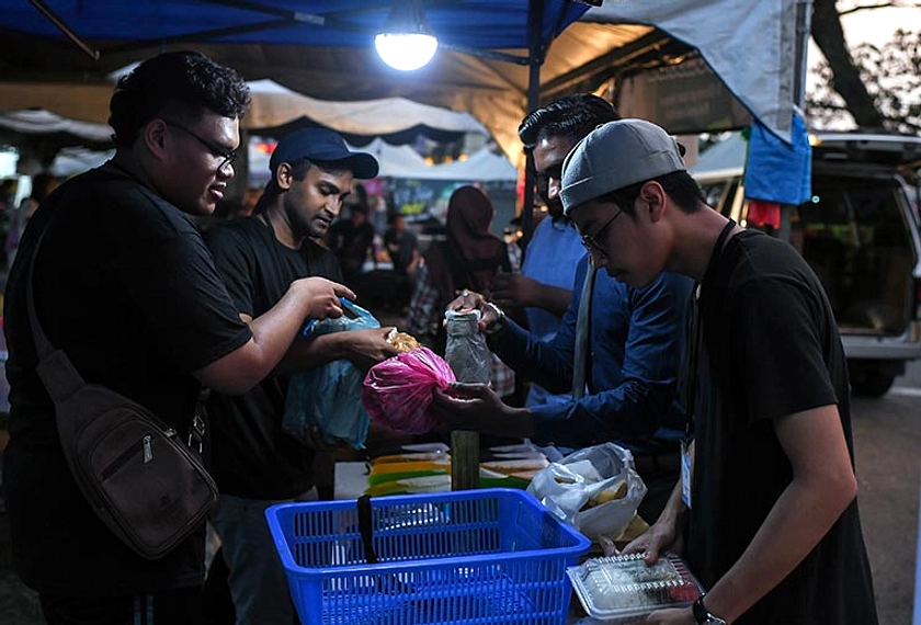 Apam Balik Kuhot: Gratis bagi Pelanggan Tahu Ayat Al‑Qur’an
