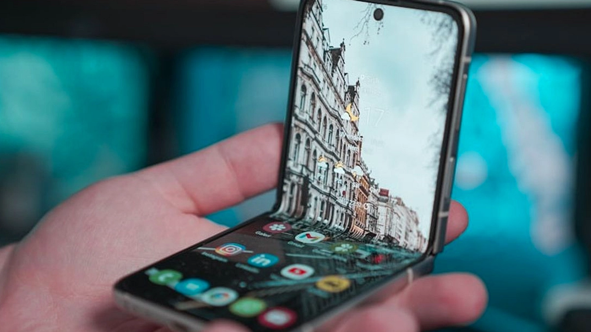 Apple Siap Luncurkan iPhone Ultra & MacBook Ultra