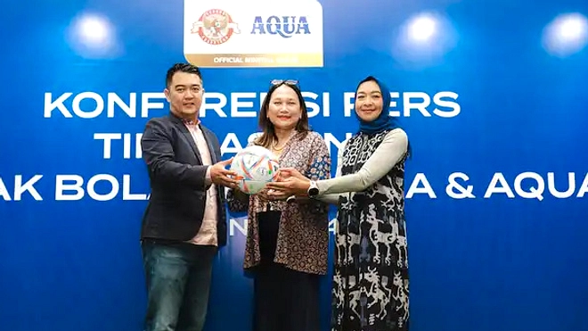 AQUA Luncurkan Kampanye Alirkan Pure Passion Dukungan Timnas