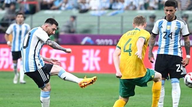 Argentina Buktikan Diri Bukan Tim Satu Pemain