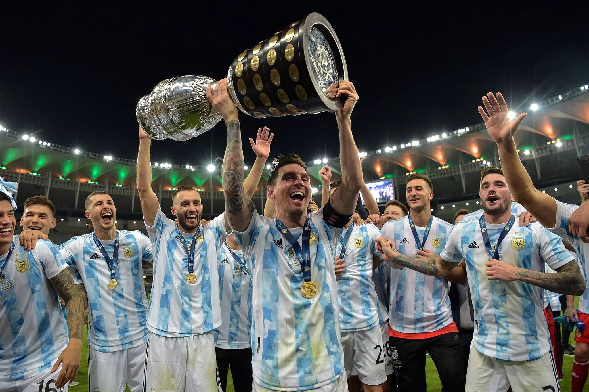 Argentina Kalahkan Aljazair 3-0, Messi Cetak Hat-Trick