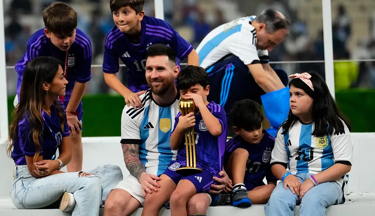 Argentina Menang 3-0 atas Aljazair, Messi Jatuhkan Hat‑Trick