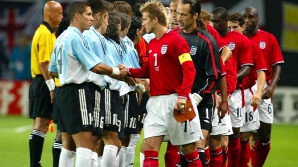 Argentina Menang, Spanduk Malvinas Picu Kontroversi