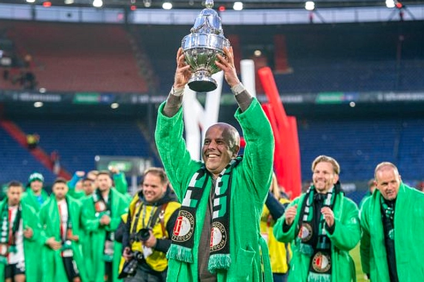 Arne Slot di Liverpool, Tekanan Tinggi tapi Dukungan Kuat