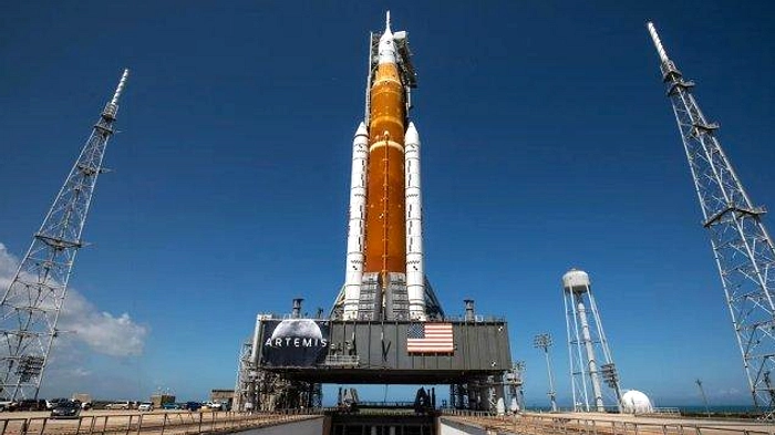 Artemis II: Astronot Amati Bulan dengan Mata Sendiri