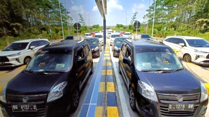 Arus Keluar Tol Malang Lebaran Tinggi, Polisi Siaga