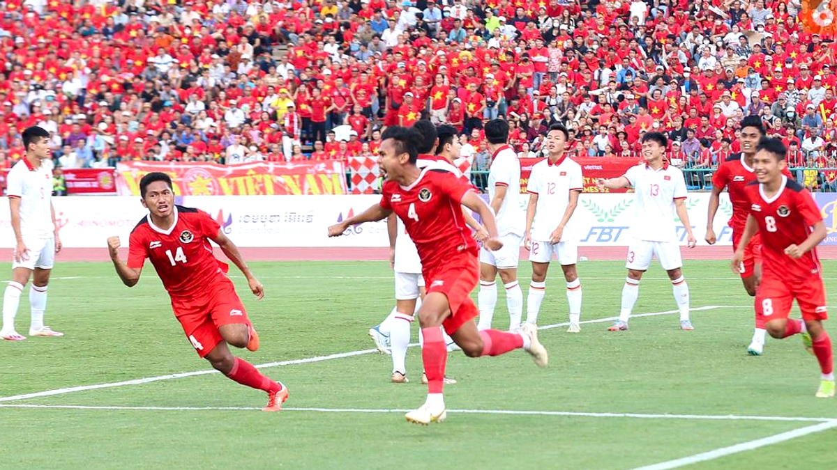 Aturan Baru FIFA: Tutup Mulut Saat Bicara, Kartu Merah Langsung