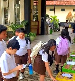Aturan Baru: Siswa Boleh Bawa Ponsel, Dilarang Pakai Saat Belajar