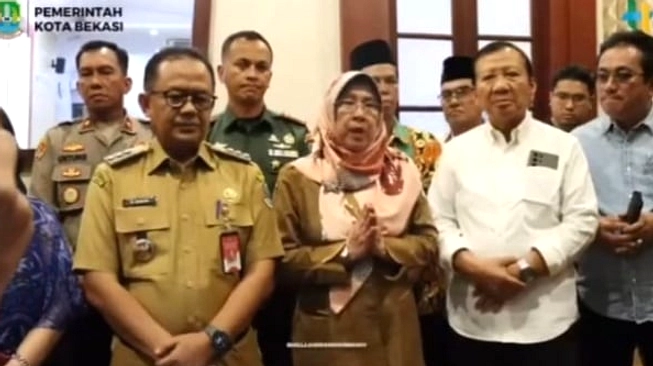 Ayah Tanam Pohon Balas Dendam, Menutup Cahaya Tetangga
