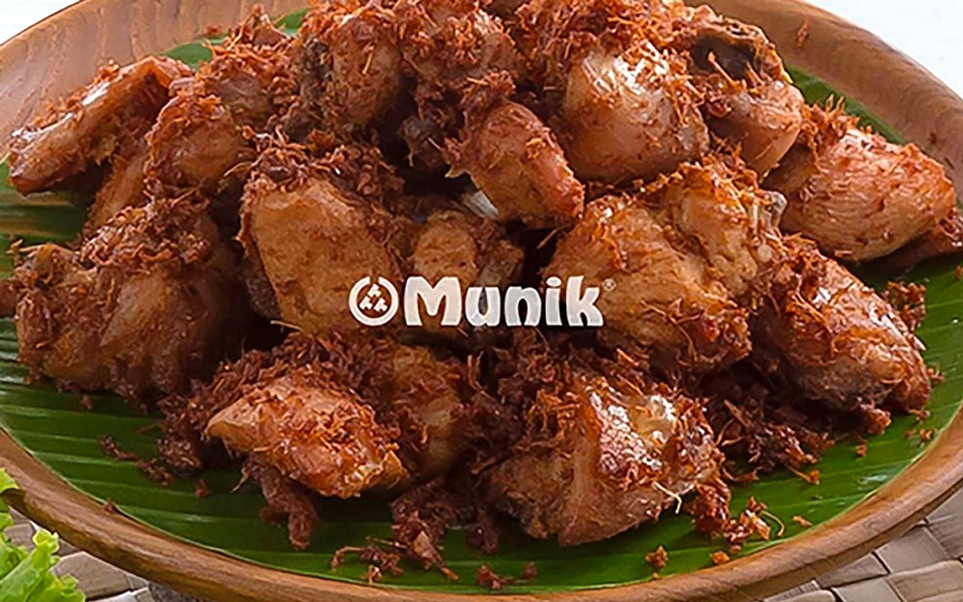 Ayam Goreng Lengkuas: Bumbu Ungkep Kuning Menambah Aroma