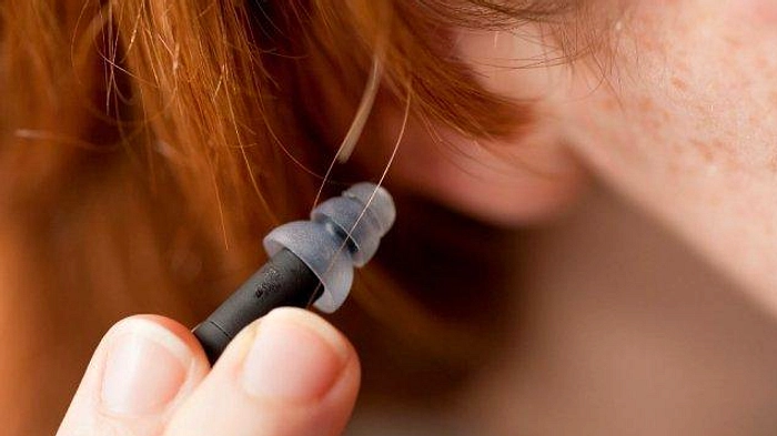 Bahaya Earphone: Volume Tinggi Merusak Pendengaran Sering
