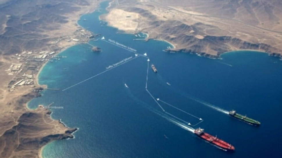 Baku Tembak Iran-AS di Selat Hormuz, Ledakan Terdengar