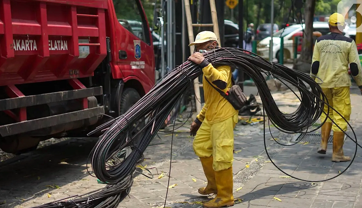 Bandung Tegaskan Selesaikan Pemotongan Kabel Udara 31 Des