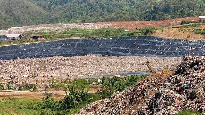 Bandung Usahakan TPA Sendiri, Permohonan Kedaruratan Ditolak