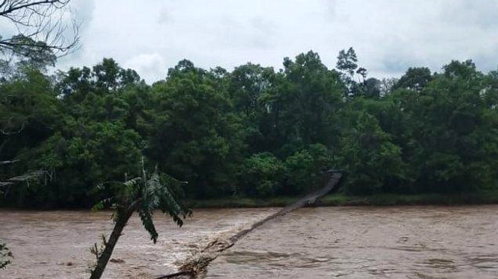 Banjir Bandang Empat Lawang Merusak Jembatan Gantung, Warga Aman