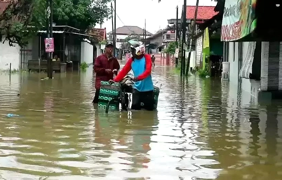 Banjir Gempuran di Desa Ketitang Wetan, 538 Rumah Terendam