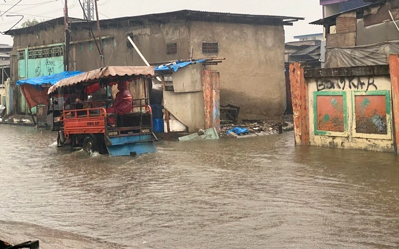 Banjir Rob 16 Mei 2026 Merendam Pesisir Sedati, Mengganggu Petani Tambak