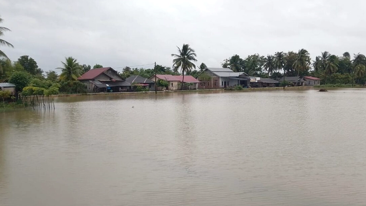 Banjir Rob Aceh Utara Gencar, Ratusan Warga Mengungsi