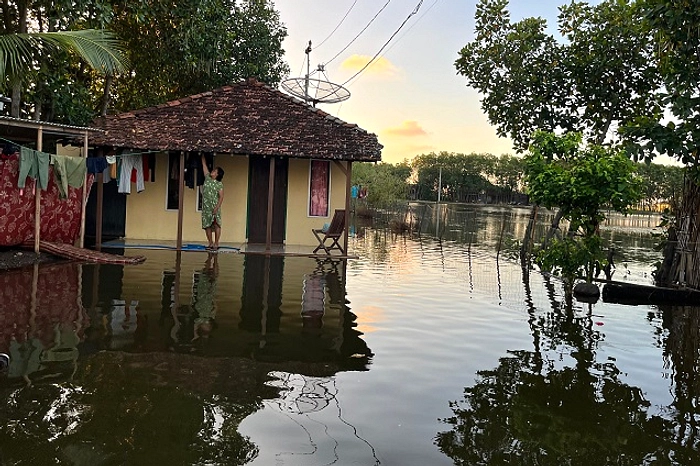 Banjir Rob Pati Sebulan, Tanggul 450 Meter Jebol