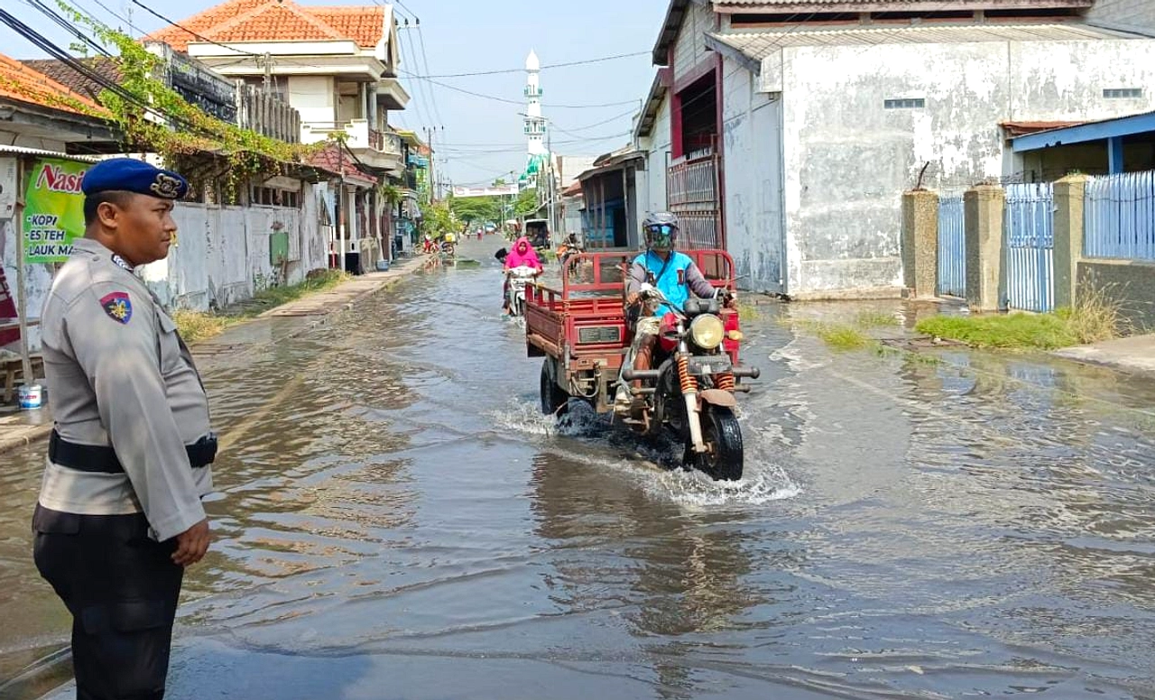 Banjir Rob Pesisir Jawa Timur 12‑18 Juni 2026 Super New Moon