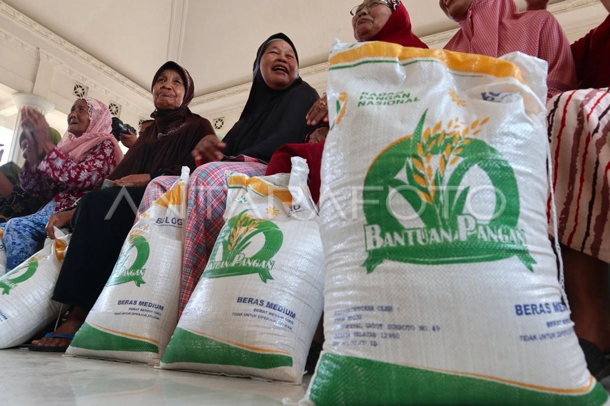 Bantuan Pangan Beras & Minyak Goreng 211.782 Warga Banyuwangi